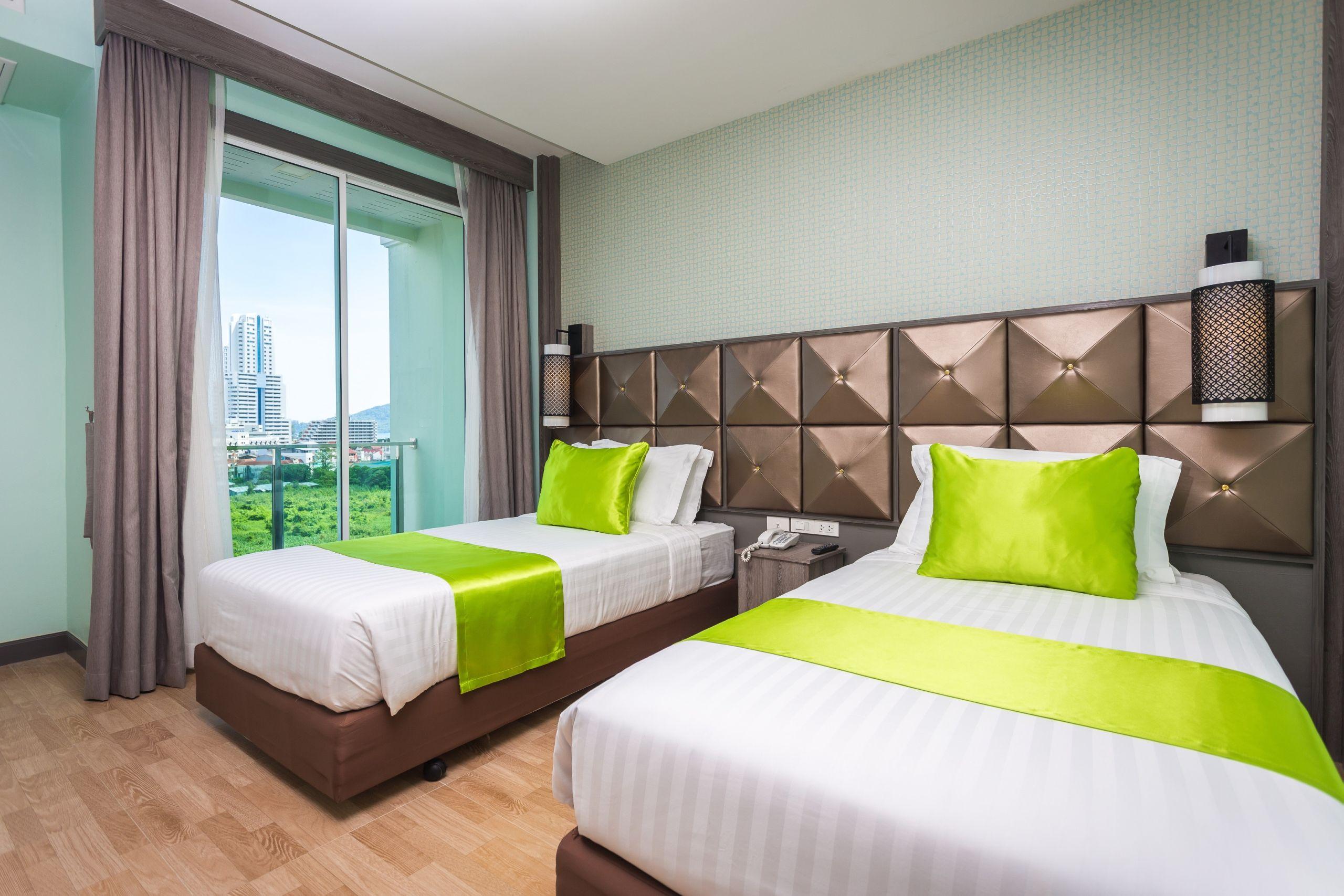 Add Plus Hotel & Spa Patong Luaran gambar