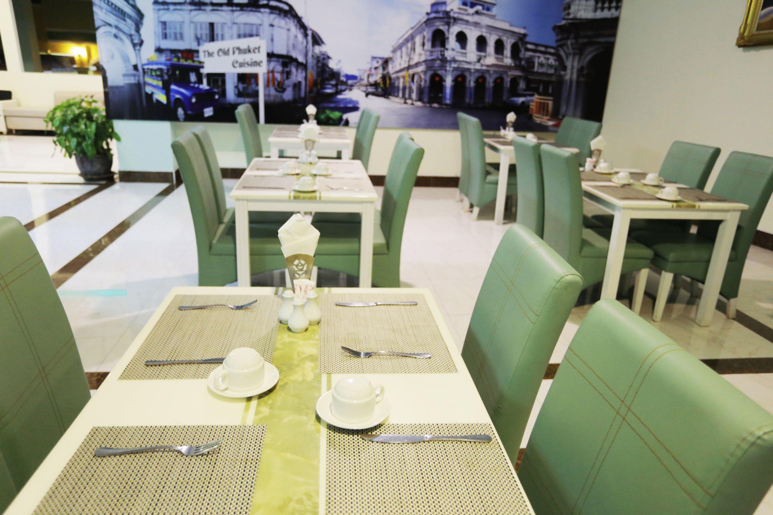 Add Plus Hotel & Spa Patong Luaran gambar
