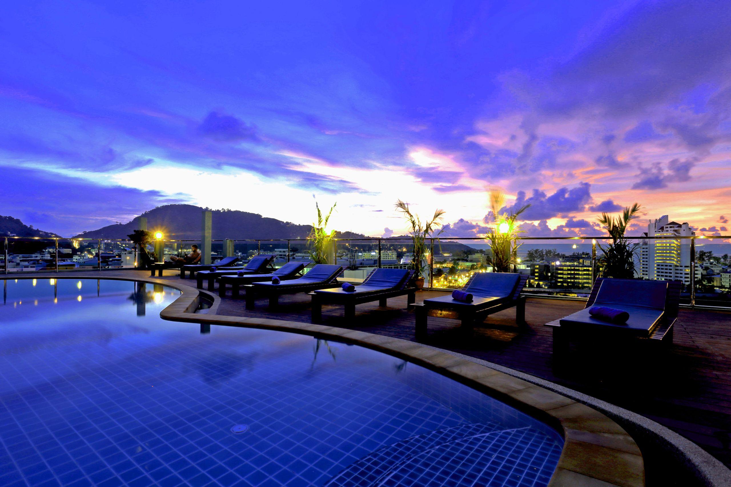 Add Plus Hotel & Spa Patong Luaran gambar
