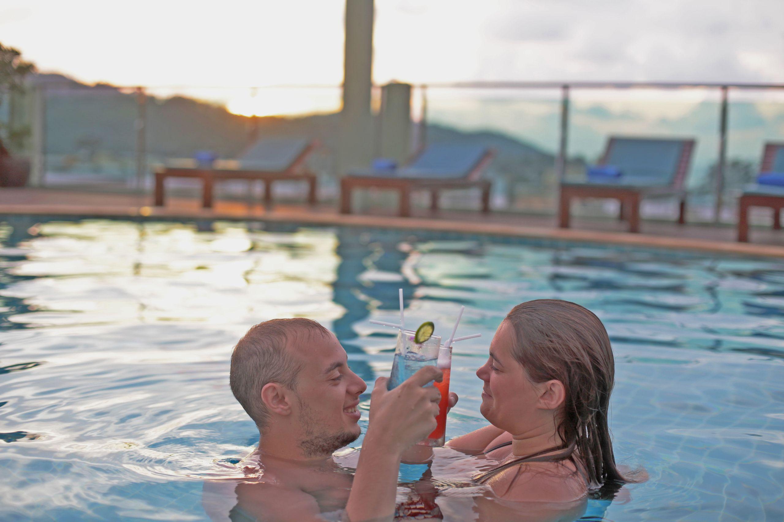 Add Plus Hotel & Spa Patong Luaran gambar