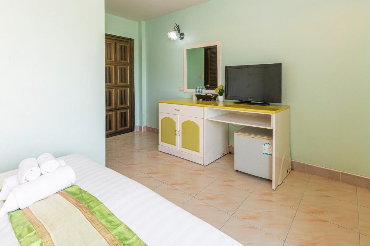 Add Plus Hotel & Spa Patong Luaran gambar