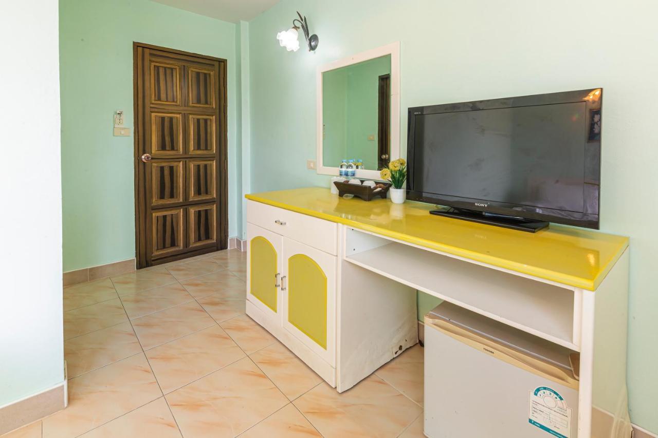 Add Plus Hotel & Spa Patong Luaran gambar