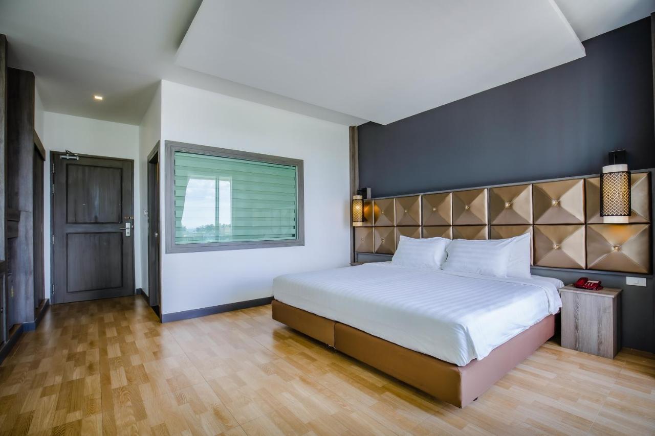 Add Plus Hotel & Spa Patong Luaran gambar